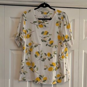 White Short-Sleeve Tee with Yellow Lemon Print